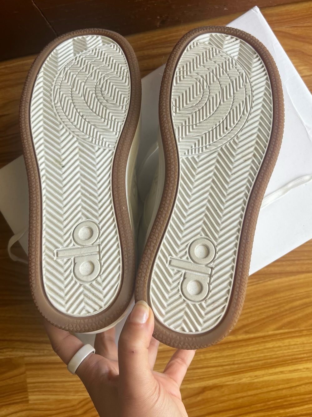 ALO Yoga Recovery Mode Sneakers White W9 M7.5 - Picture 6 of 7